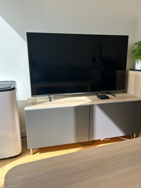 Móvel para TV IKEA Besta.