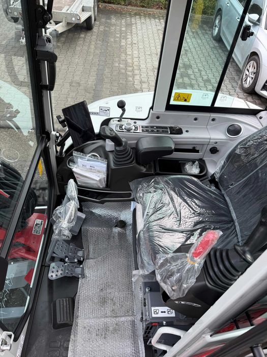 Minikoparka Takeuchi TB335R - 3.7 tony - wyprzedaż rocznika!