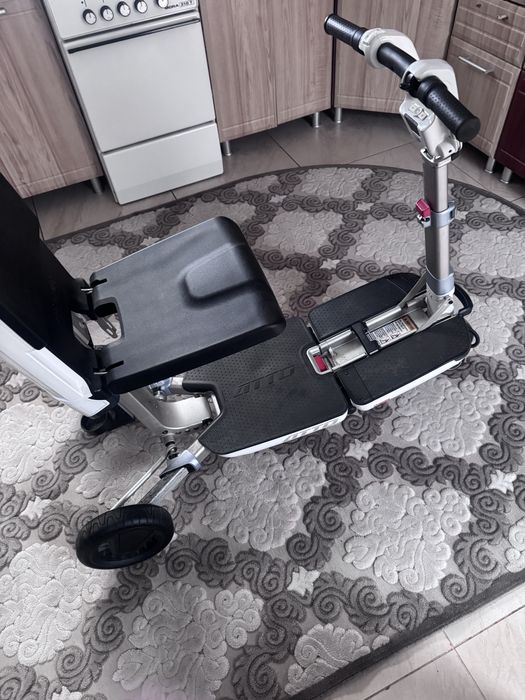 Електроскутер MovingLife ATTO, складний