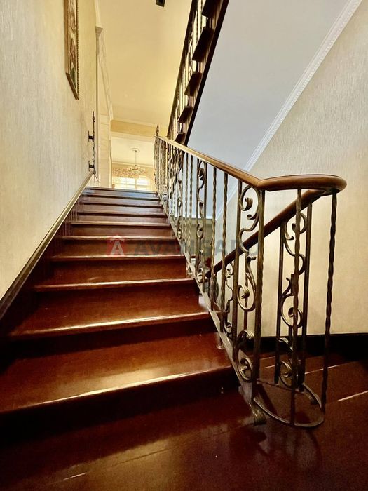 Дім біля річки для тих, хто знає ціну справжньому затишку.