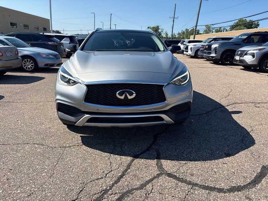 INFINITI QX30 Luxe      2019