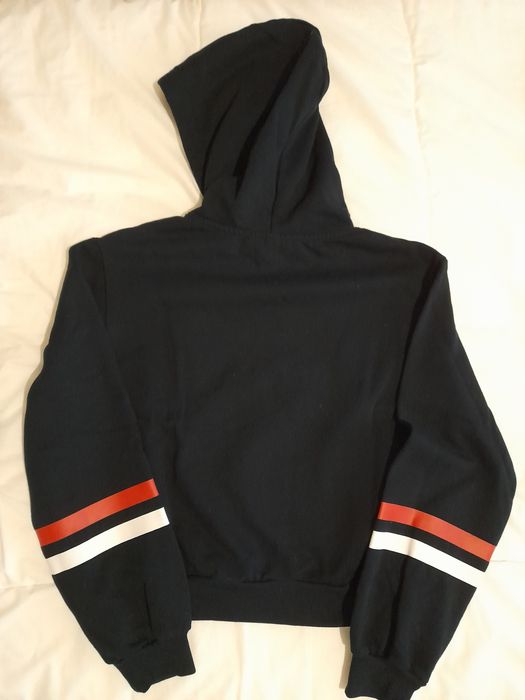 Camisola Cropped com Capuz