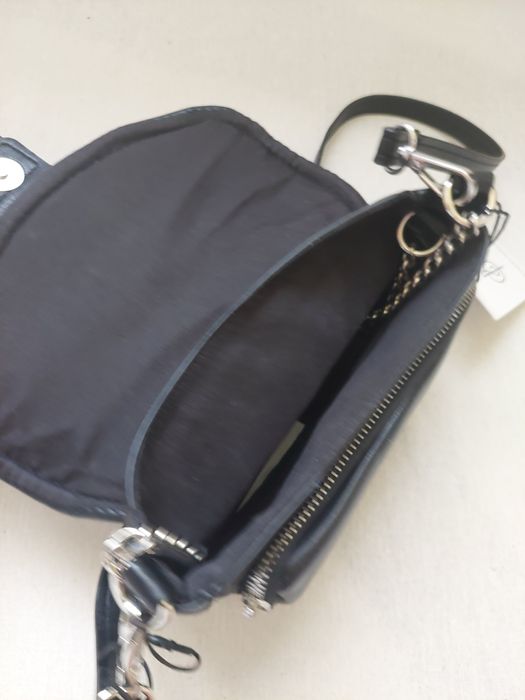 Czarna torebka Stradivarius