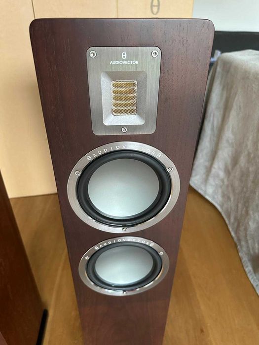 Kolumny Audiovector QR3 orzech