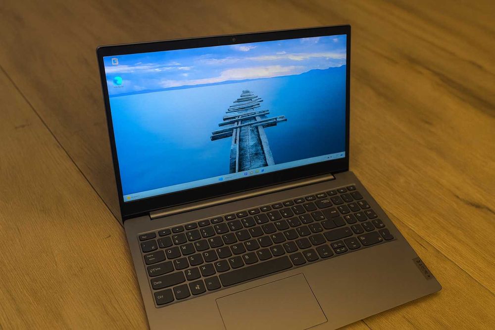 Lenovo ThinkBook 15 – AMD Ryzen 5 / 16 GB RAM / SSD 480 GB