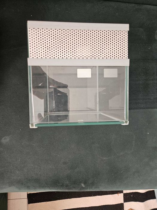 Terrarium Pająk z wbudowaną wentylacją 15x15x20 4,5l