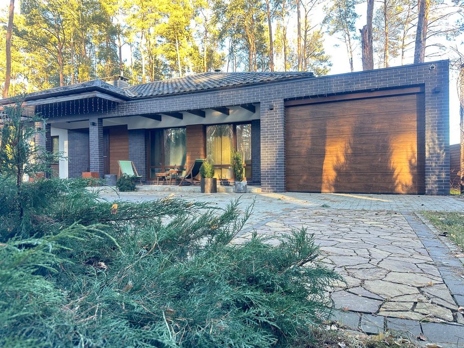 Будинок у найкращій локації Бучі, ділянка 8,5 соток