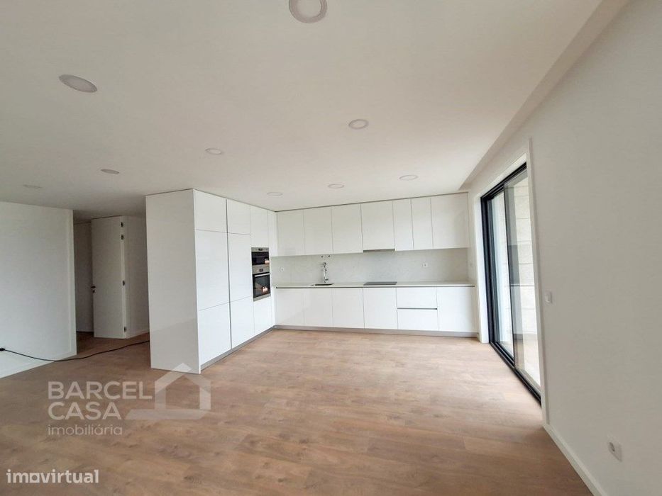 Apartamento T3 Novo, c/ garagem fechada em Airó - Barcelos
