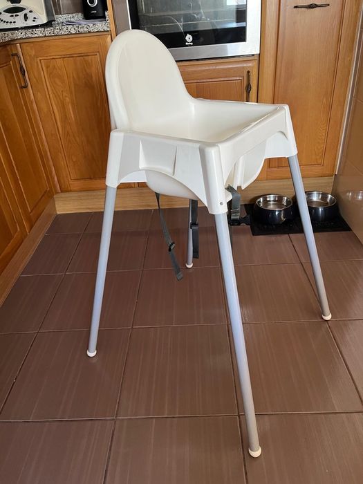 Cadeira bebé alta c/ tabuleiro IKEA