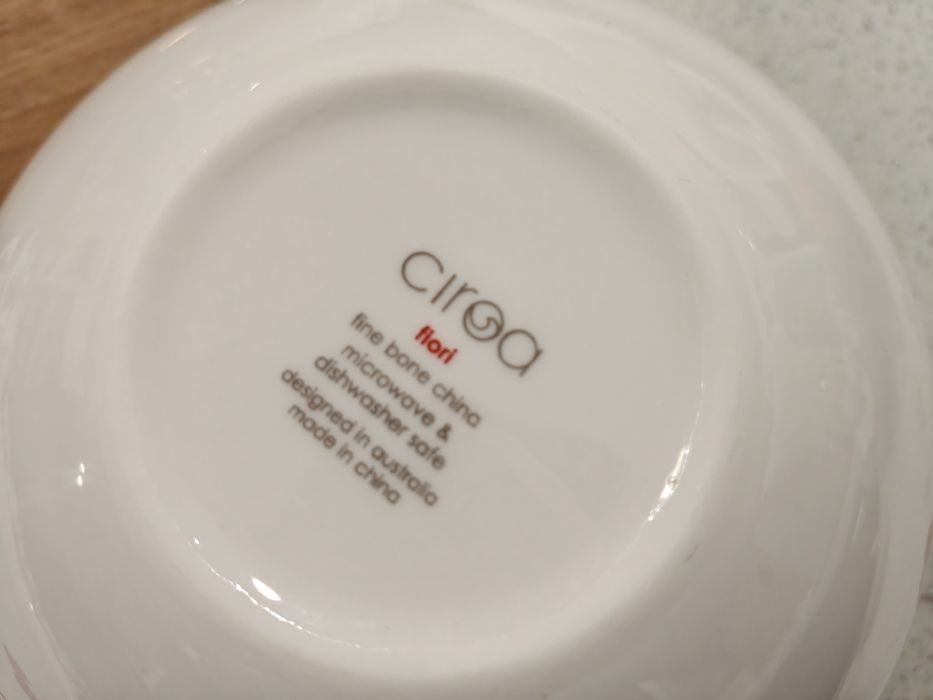 Serwis obiadowy, święta porcelana fine bone China 12 osób