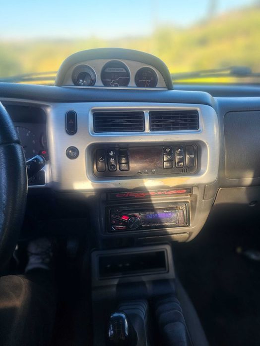 Mitsubishi l200 strakar 4x4