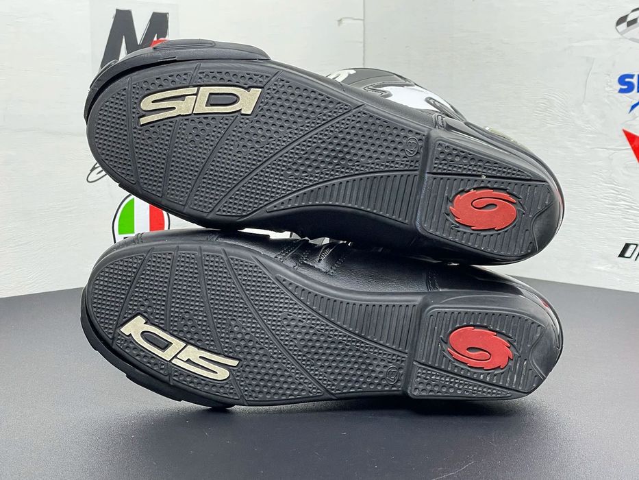 Мотоботи Sidi, Alpinestars, Dainese Fusion