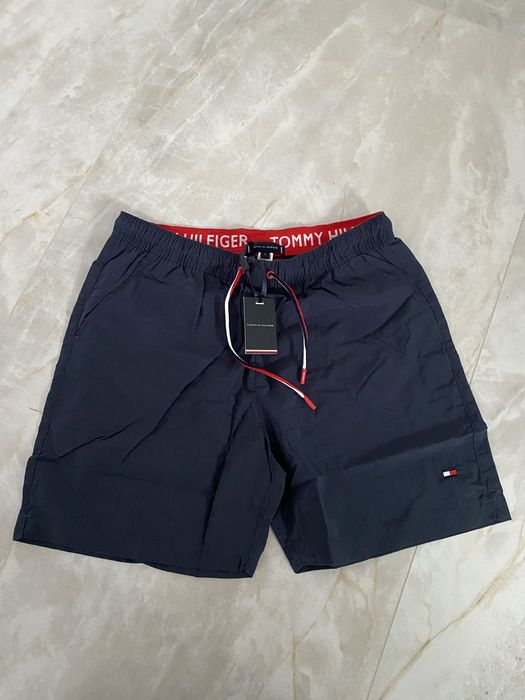 Granatowe spodenki Tommy Hilfiger r. M