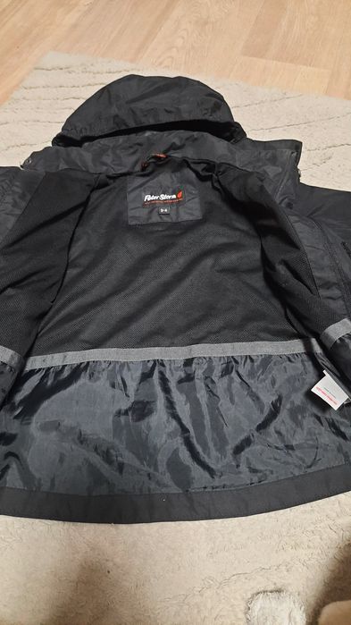 Дитяча куртка / вітрівка
