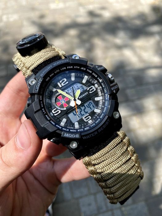 Годинник,часы, наручний тактичний , та з емблемами на подарунок .