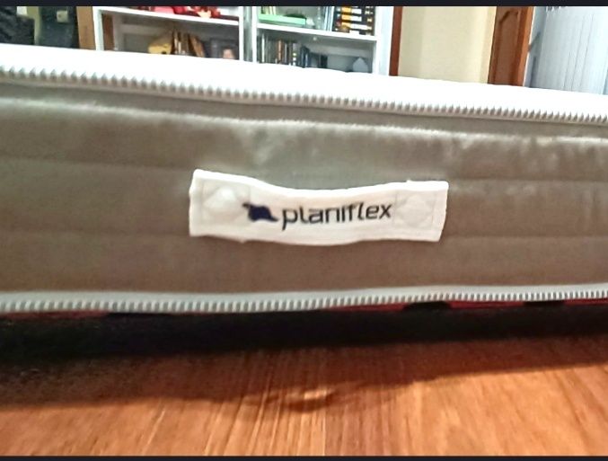 Vendo colchão e estrado de ripas - 140x190