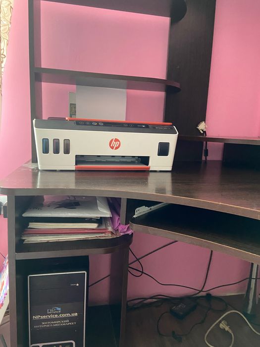 Компʼютерний стіл