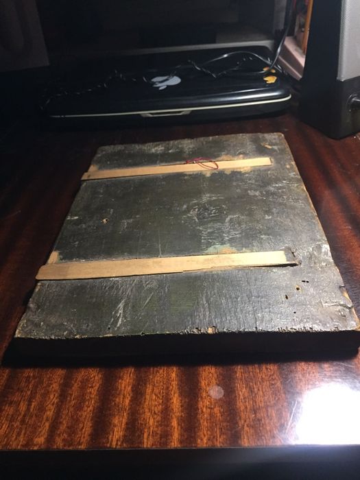 Старинная икона на дереве.