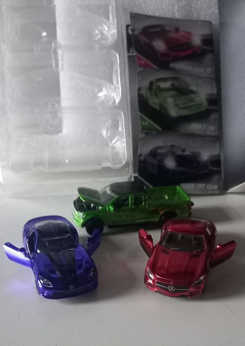 Conjunto 3 majorette Dodge, mercedes-amg e Ford