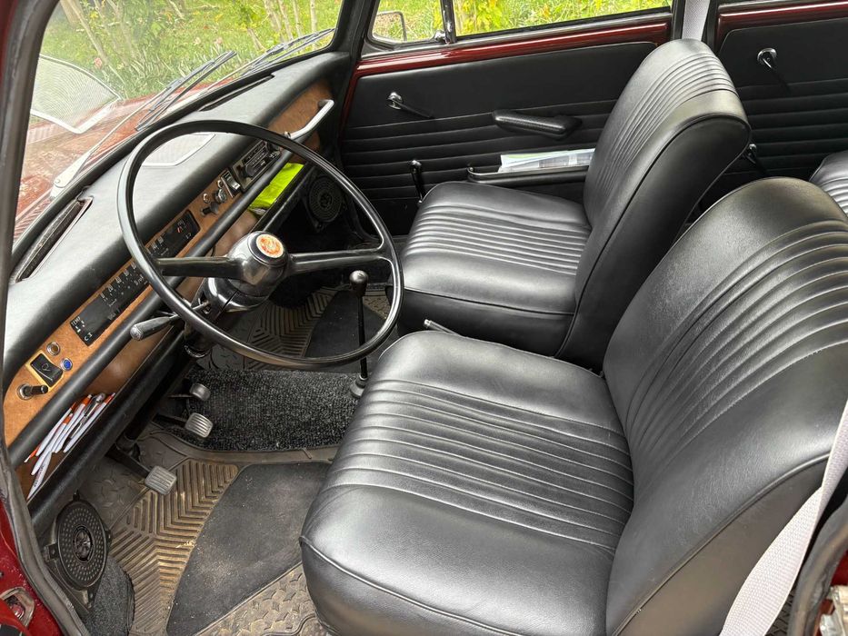 Carro clássico restaurado para venda