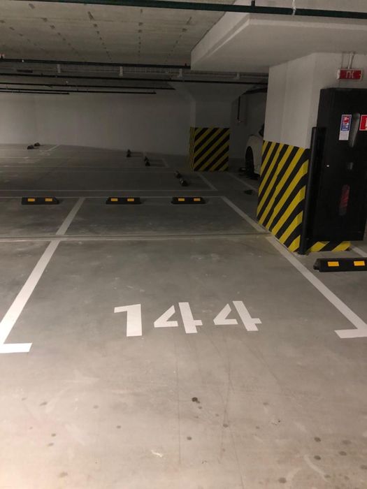 Здам паркомісце в ЖК White Lines — поруч з ліфтом