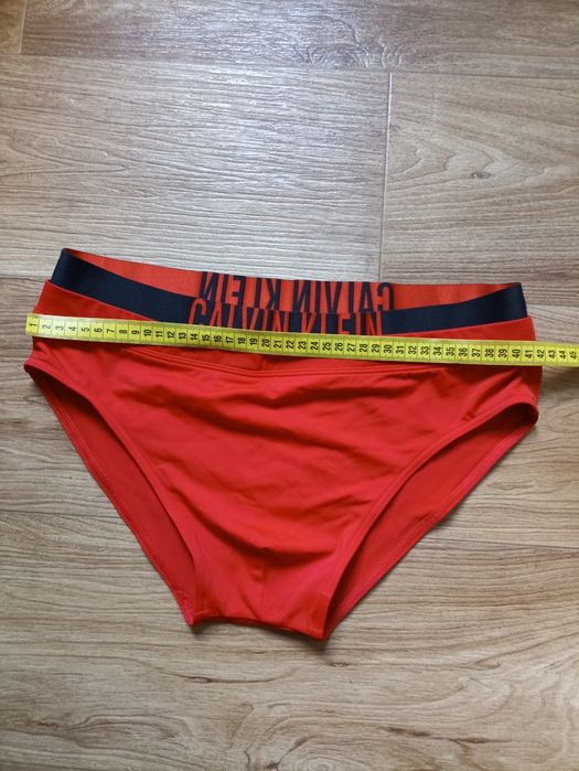 Calvin Klein Новые купальные плавки Calvin Klein размер L