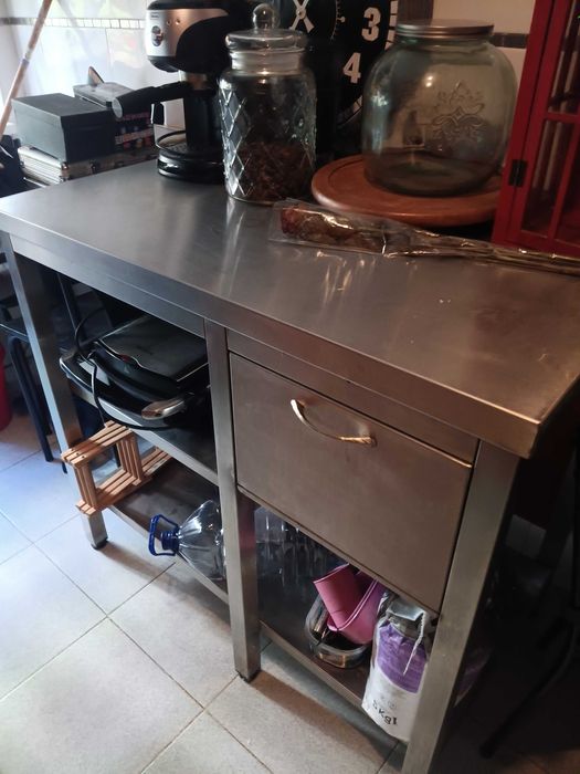 Bancada de inox com gaveta para borras de café