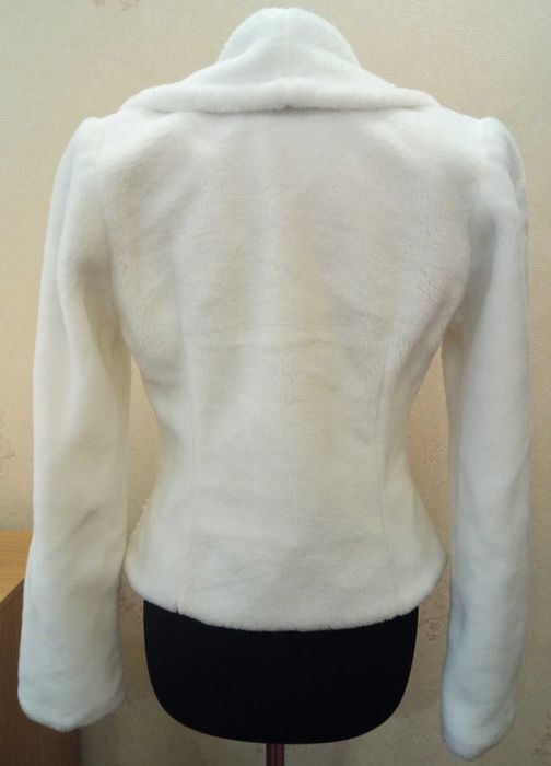 Тепла біла весільна шубка (курточка), 44 розмір, б/у