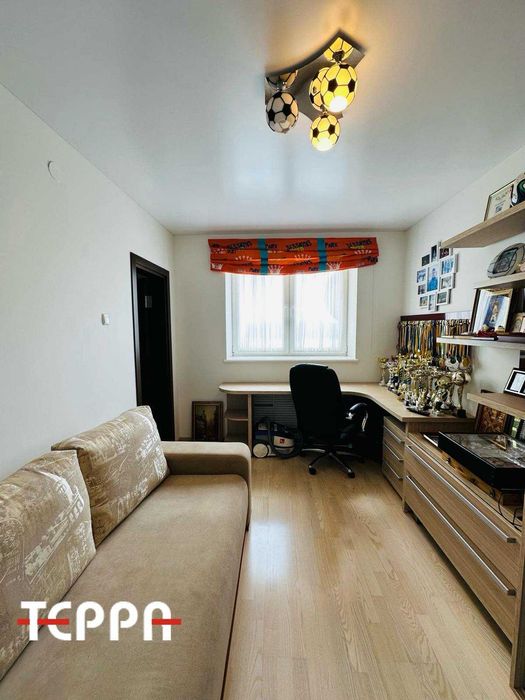 Продаж чудової 3-кімнатної квартири з видом на Дніпро