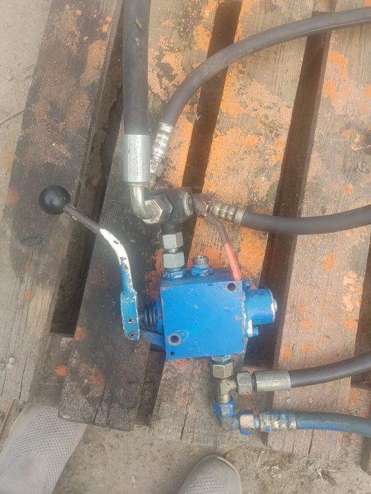 Rozdzielacz hydrauliczny