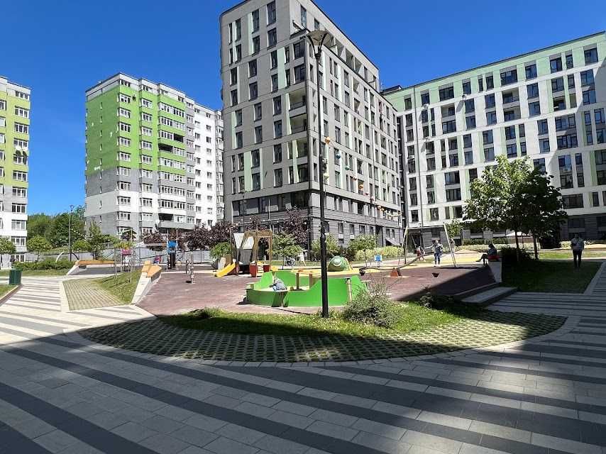 Оренда комерційних приміщень (фасад) в новобудові бічна Зеленої