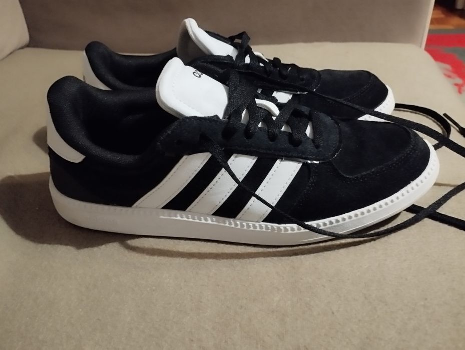 Buty sportowe damskie