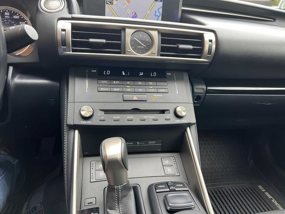 Lexus IS 300      2016