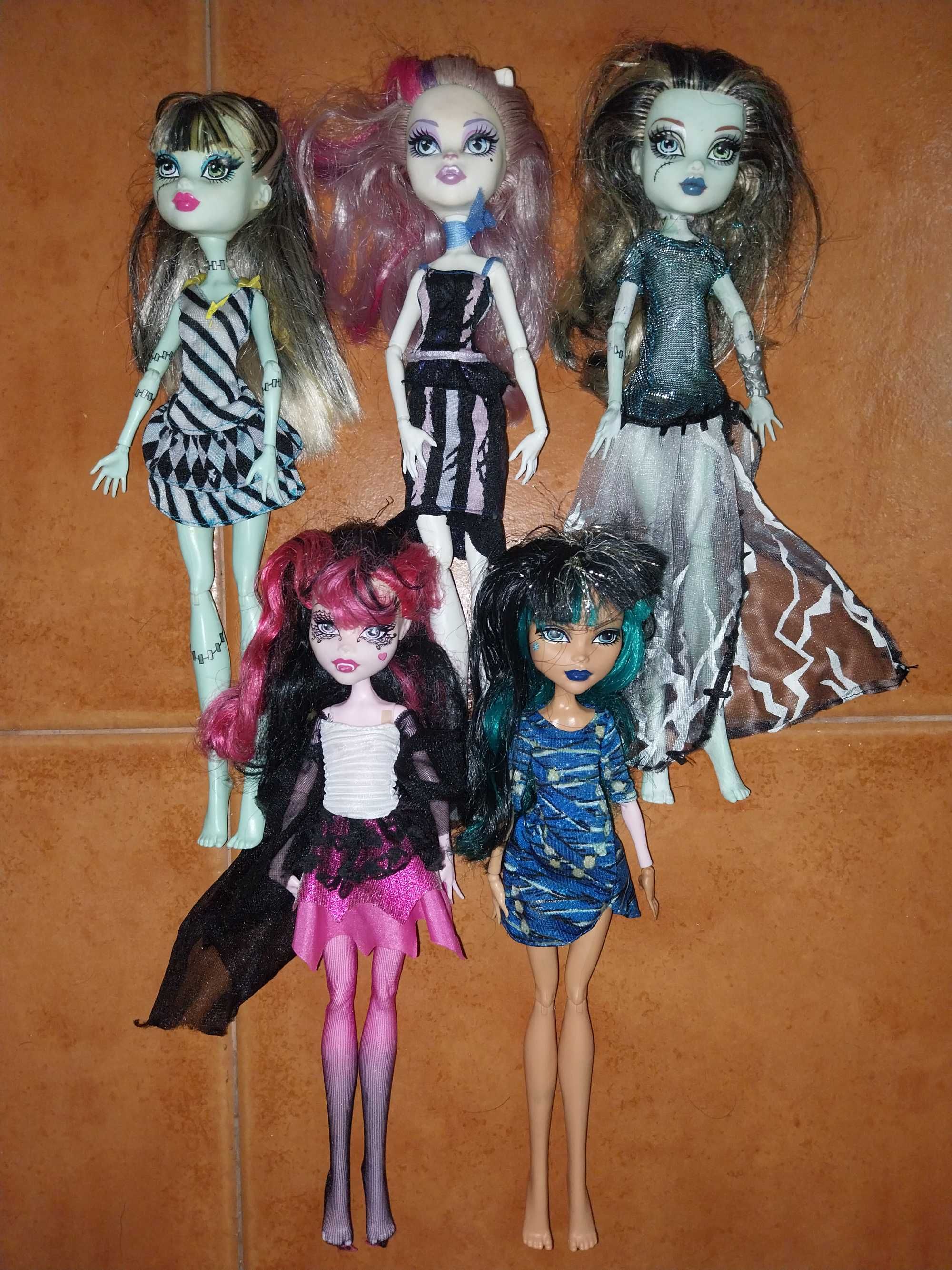 Monster High - Bonecas (2) Massamá E Monte Abraão • OLX Portugal