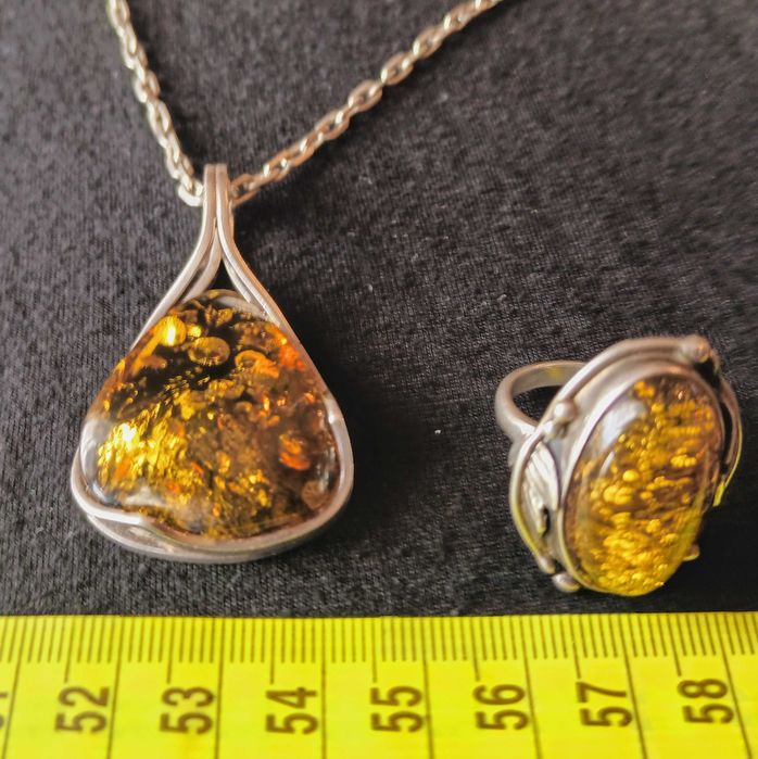 Zawieszka srebrna 925 - duży bursztyn zielony -  wyrób z okresu PRL