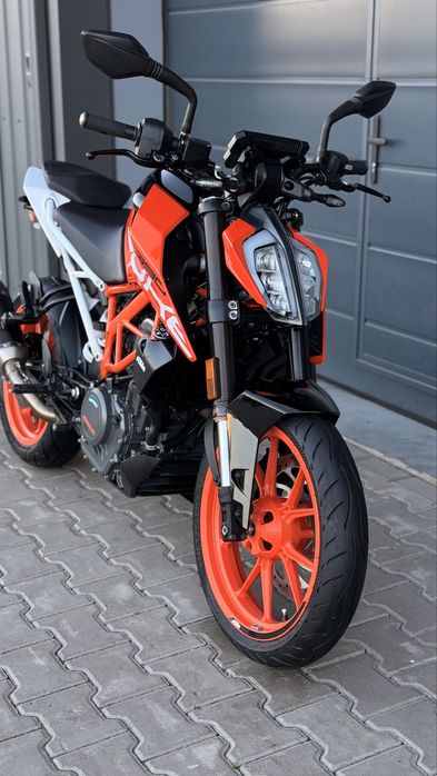 Мотоцикл KTM Duke 390