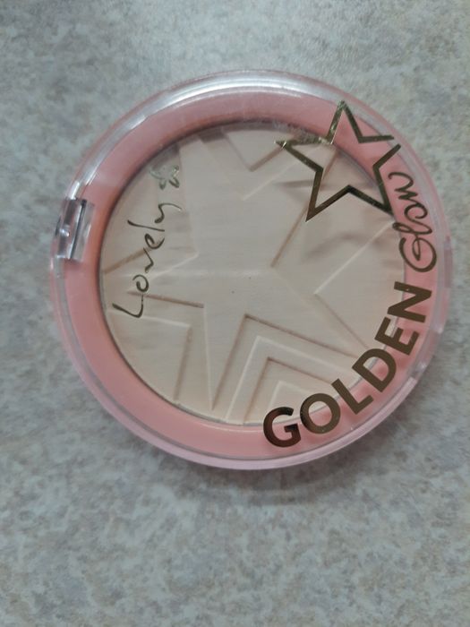 Puder Golden Glow Banana