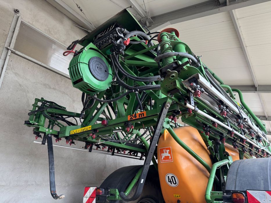 Opryskiwacz Amazone UX4200