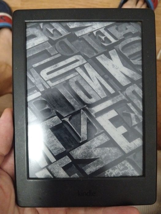 Kindle 8 geração wi-fi.