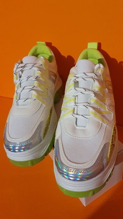 Sneakersy nowe modny mix kolorów rozmiar 39 / wkładka 24 cm