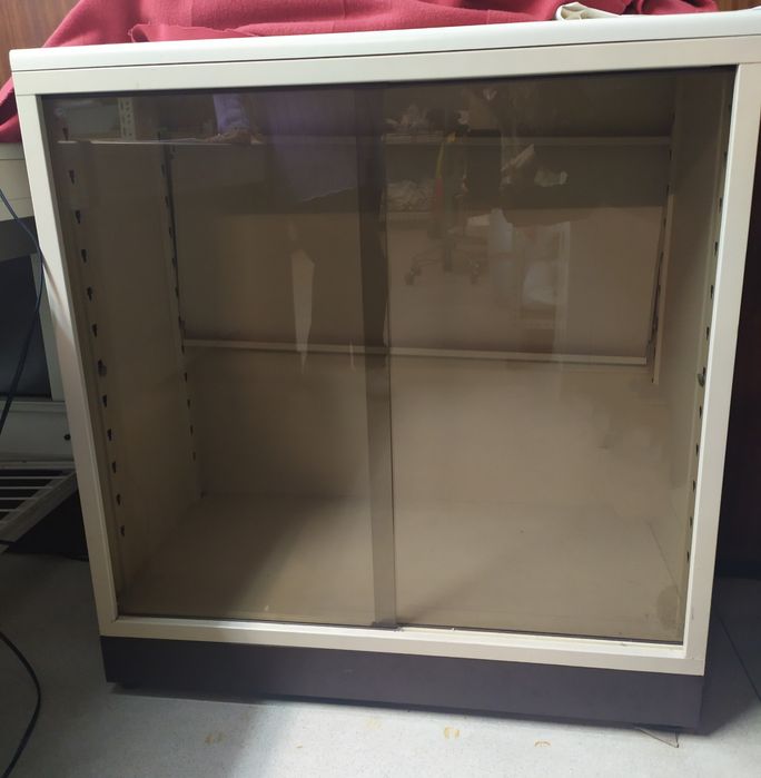 Armário,escritório,loja,arrumação Tenho 2 unidades