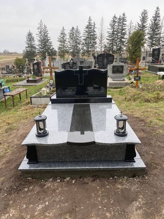 Памʼятники з граніту