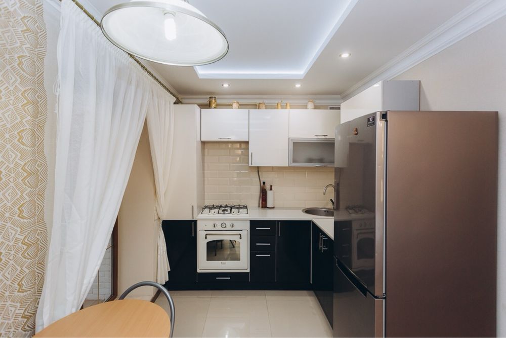 Подобова аренда двокімнатної квартири в центрі міста,вул.Харьківська