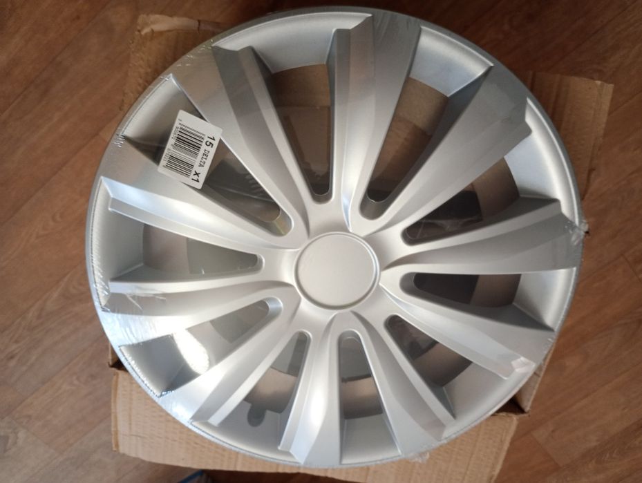 KOŁPAKI DELTA 15" uniwersalne 4 SZTUKI