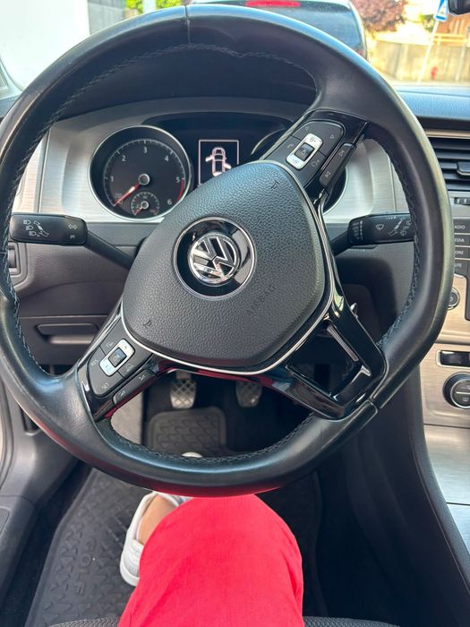VW Golf VII 1.6 TDI BlueMotion 110cv | Muito Estimado