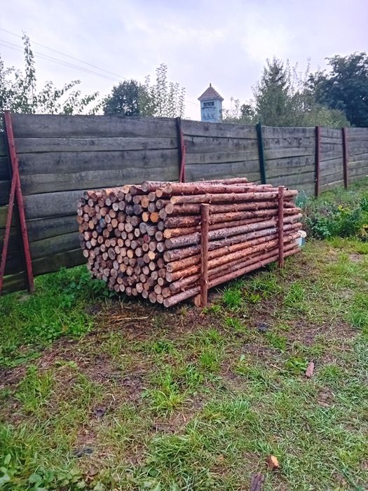 Słupki ogrodzeniowe