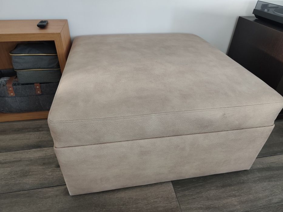 Puffs em tecido 80x80x40cm
