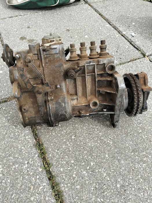 Bomba injetora Mercedes 190D
