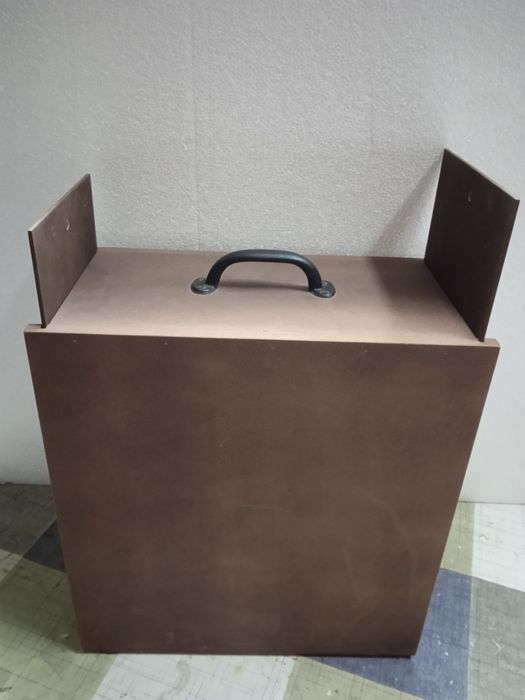 Caixa/ mala de transporte de azulejos _ NOVO