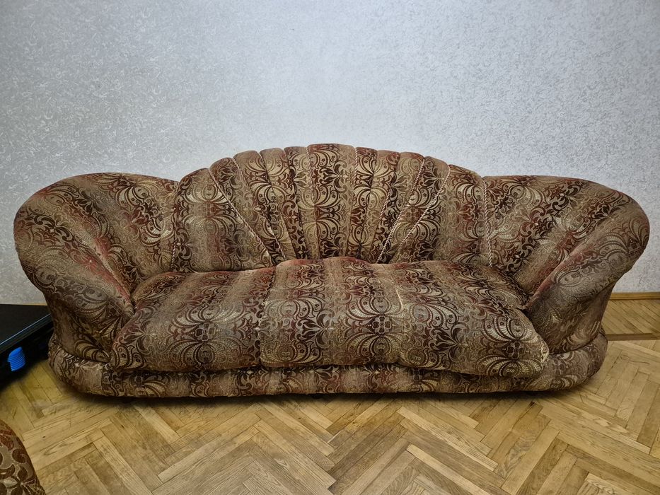 Продам диван 2 крісла і журнальний столик